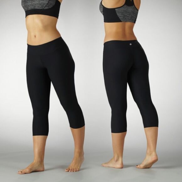 ✨ Bally Total Fitness Womens Tummy Control Capri Legging✨ - Picture 1 of 6